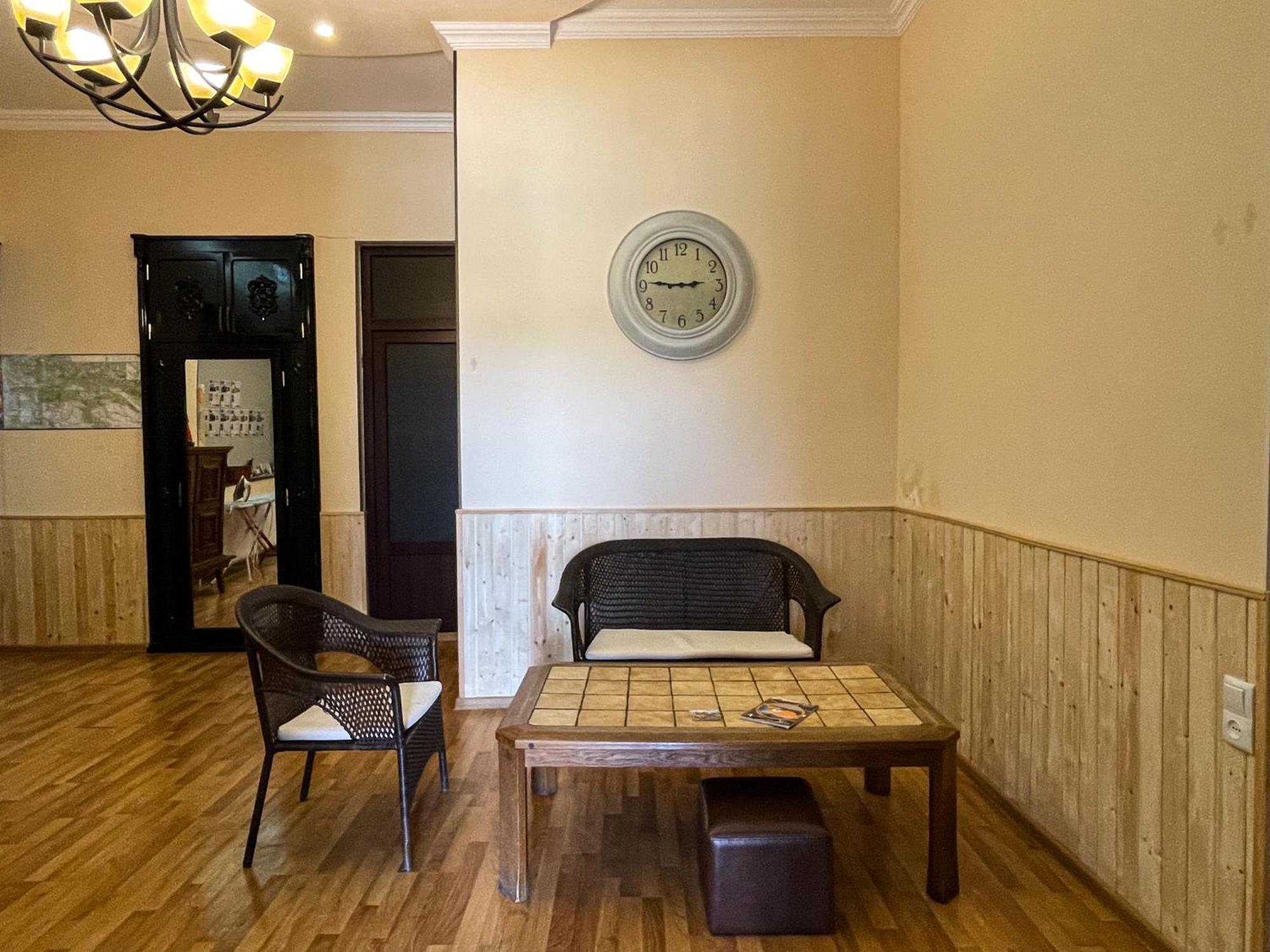 Hostel Kutaisi By Kote Buitenkant foto